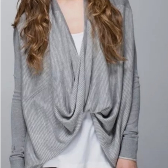 Lululemon Iconic Cahmere twist sweater - Picture 4 of 4